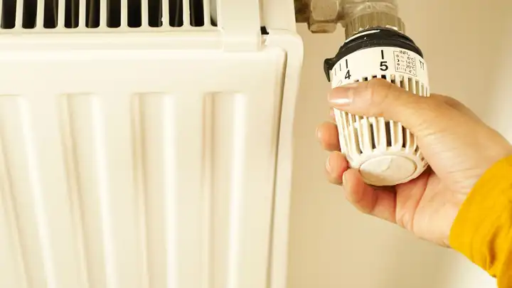 Radiateur équipé d’un robinet thermostatique avant désembouage du circuit